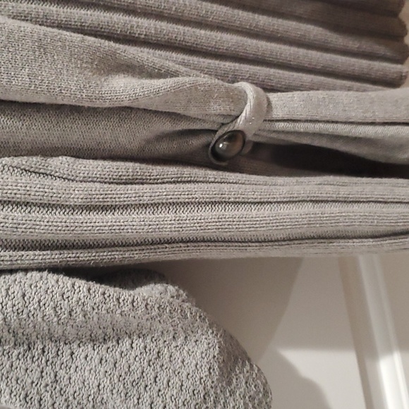 Women’s Grey Guess Sweater xs - Picture 3 of 6